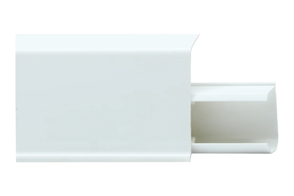 Плинтус напольный со съемной панелью QUADRO №552 Белый матовый 55мм*2,2м (40)