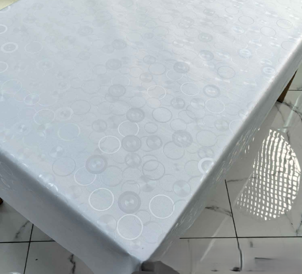 Клеенка ПВХ на тканевой основе Dekorelle Aurora 092 белый, разм. 1,4х20м