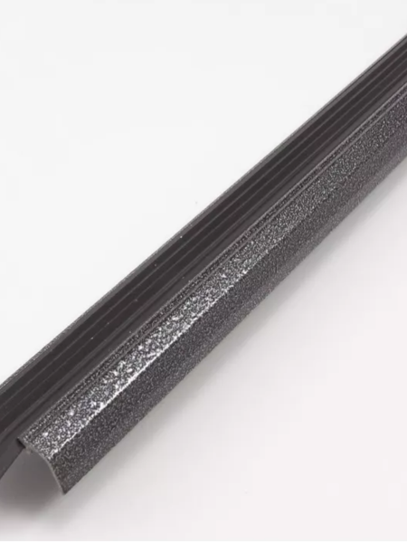 Угол-порог с резинкой 1,33м серебро 42мм*20мм У8.10 ССС