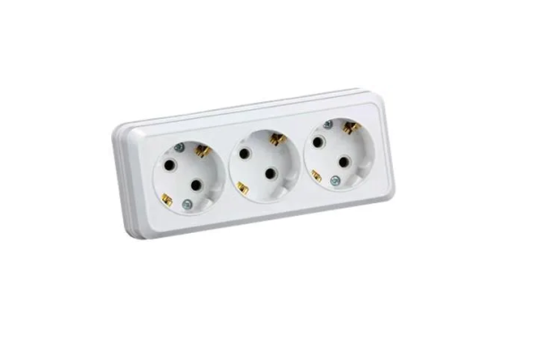 Розетка 3-я с/з белый ОП 16А, 250В, TANGO