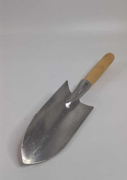 Совок посадочный большой с деревянной ручкой (аллюминиевый) 1,5 мм (упак.25шт)