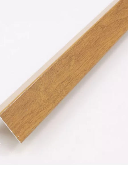 Угол 30*30мм. 2,0м дуб деревенский У39.39 ССС